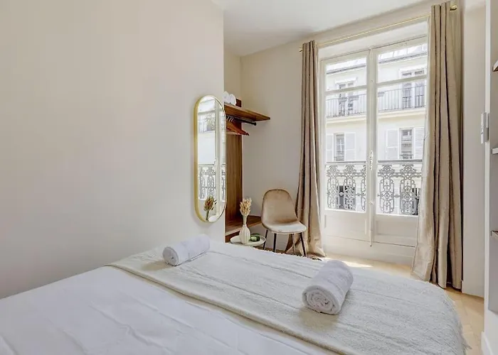 Sublime Champs Elysees 8guests 3bdr Paříž