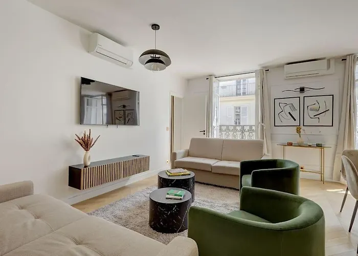 Sublime Champs Elysees 8guests 3bdr Apartmán *