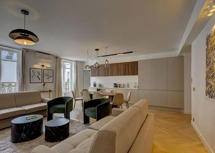 Sublime Champs Elysees 8guests 3bdr Apartmán *